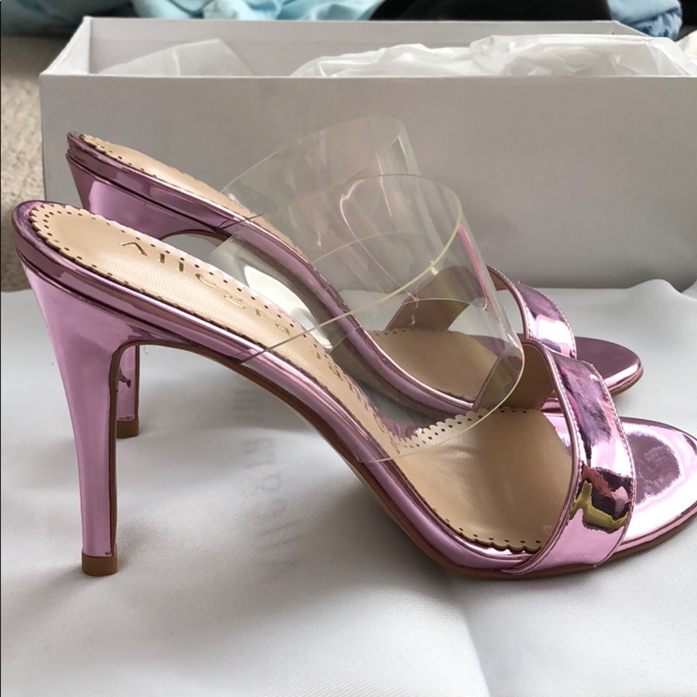 Shoes - Picture 3 of 4